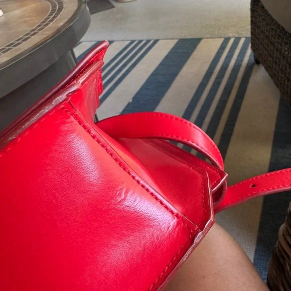 Givenchy Bow Cut Flap Bag Leather Medium Red Shoulder project bag purse - Picture 9 of 16